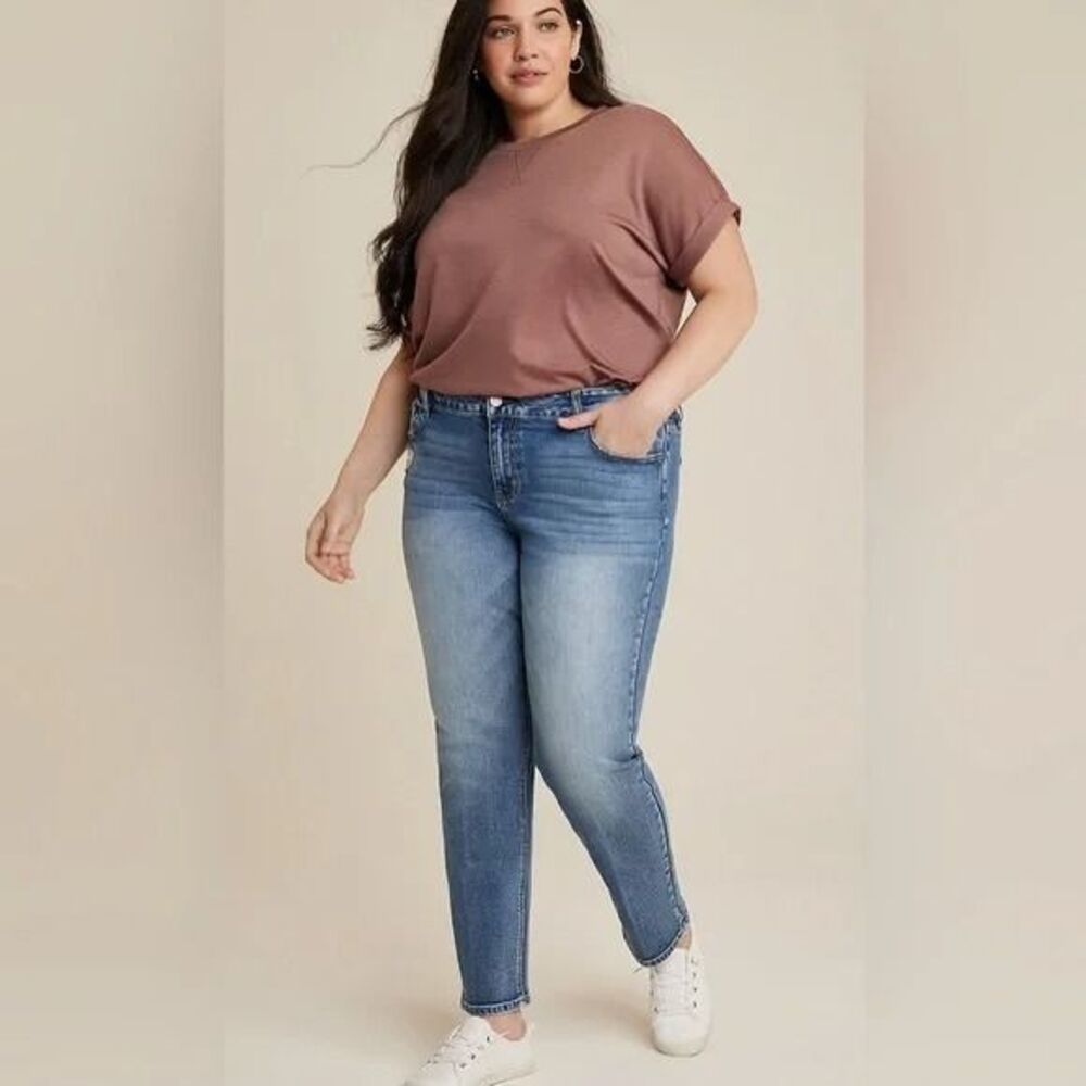 NWT Kancan Mid Rise Straight Leg Lightly Distressed Size 18w
